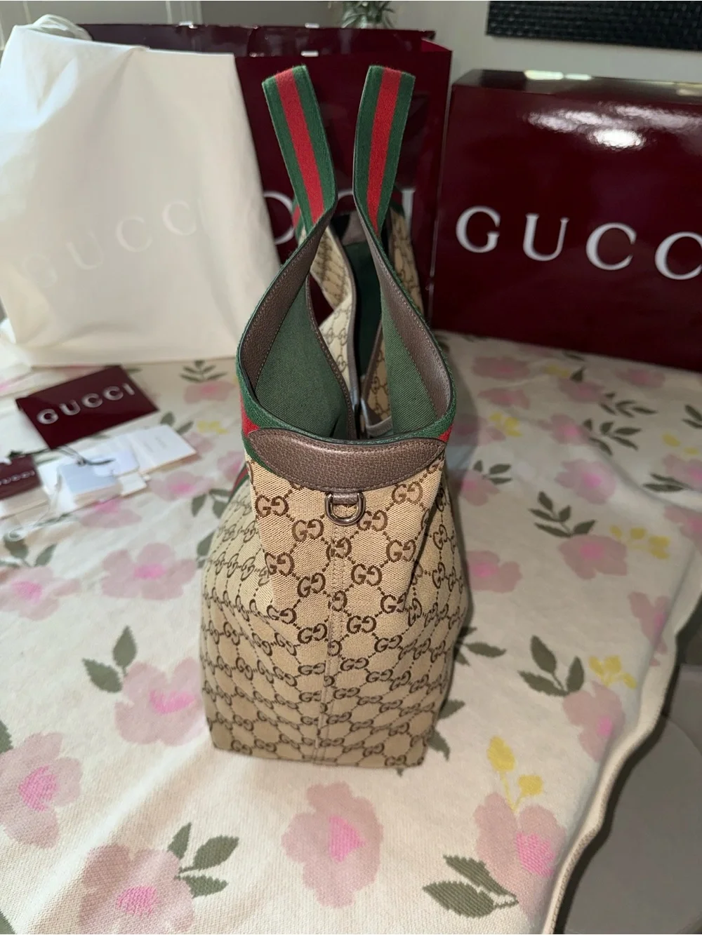 Authentic Gucci Giglio large GG canvas tote bag with with detachable pouch. - Picture 6 of 17